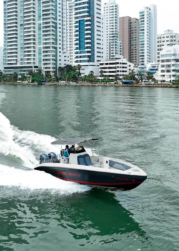Bote Bichos Jhan 2.0 - alquiler de lancha en Cartagena