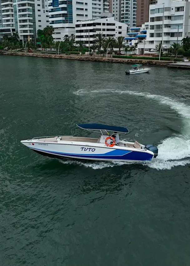 Bote Tuto - alquiler de lancha en Cartagena