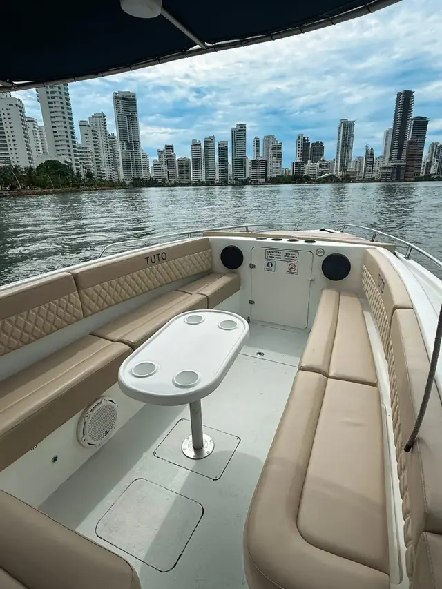 Bote Tuto - alquiler de lancha en Cartagena